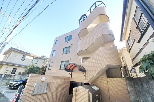 メゾンエトワールの物件外観写真